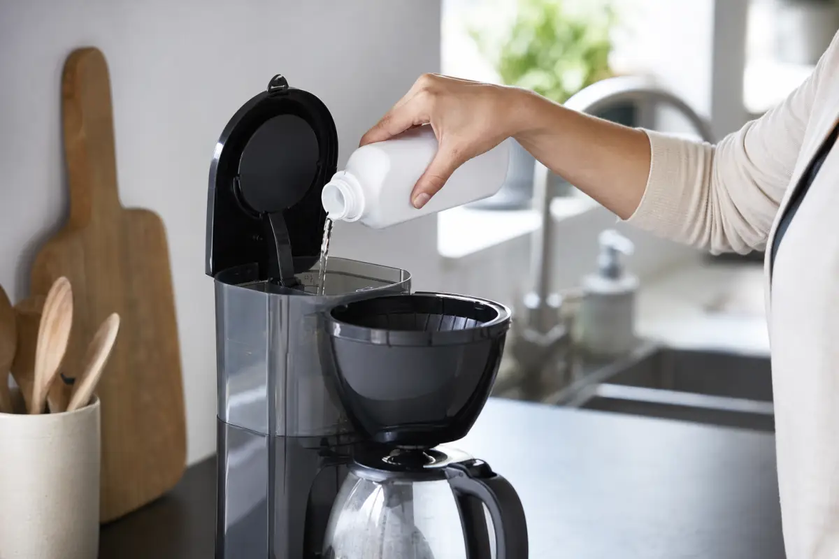 Koffiezetapparaat ontkalken: stap voor stap